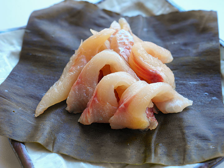珍しい川魚のおつまみ
