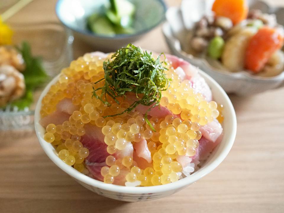岩魚の親子丼セット