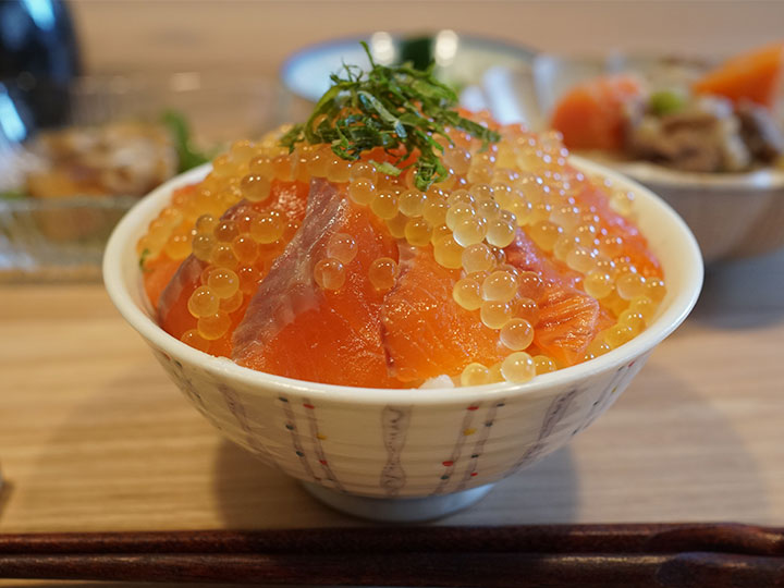 渓流いろどり丼セット - サムネイル 2