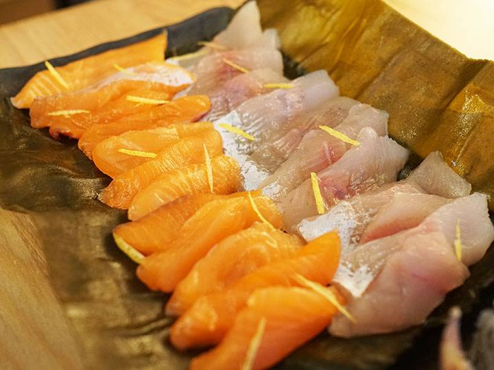 昆布〆食べ比べセットの内容物一式(イワナ昆布〆、ニジマス昆布〆、だし醤油)