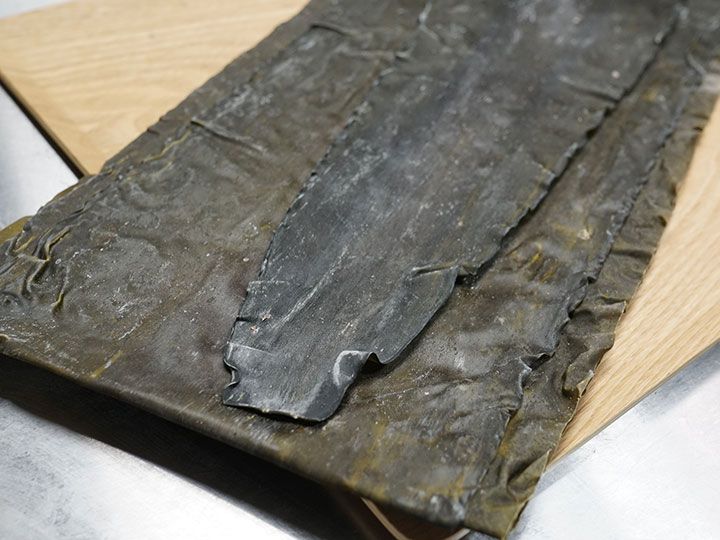 北海道産高級昆布と新鮮な深瀬イワナ