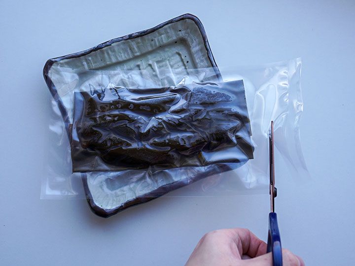 深瀬イワナの昆布〆 盛り付け例1 わさび醤油で