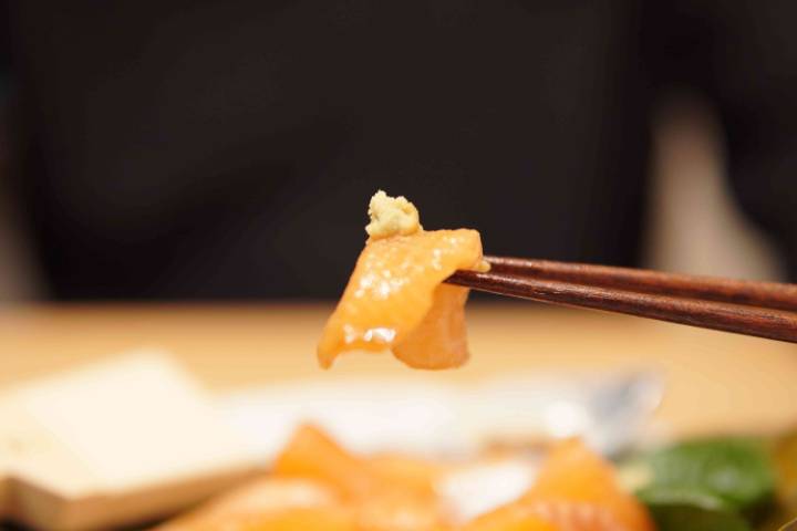 晩酌を彩るニジマス昆布〆