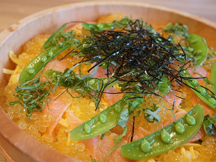 美しく盛り付けられた岩魚のいくら